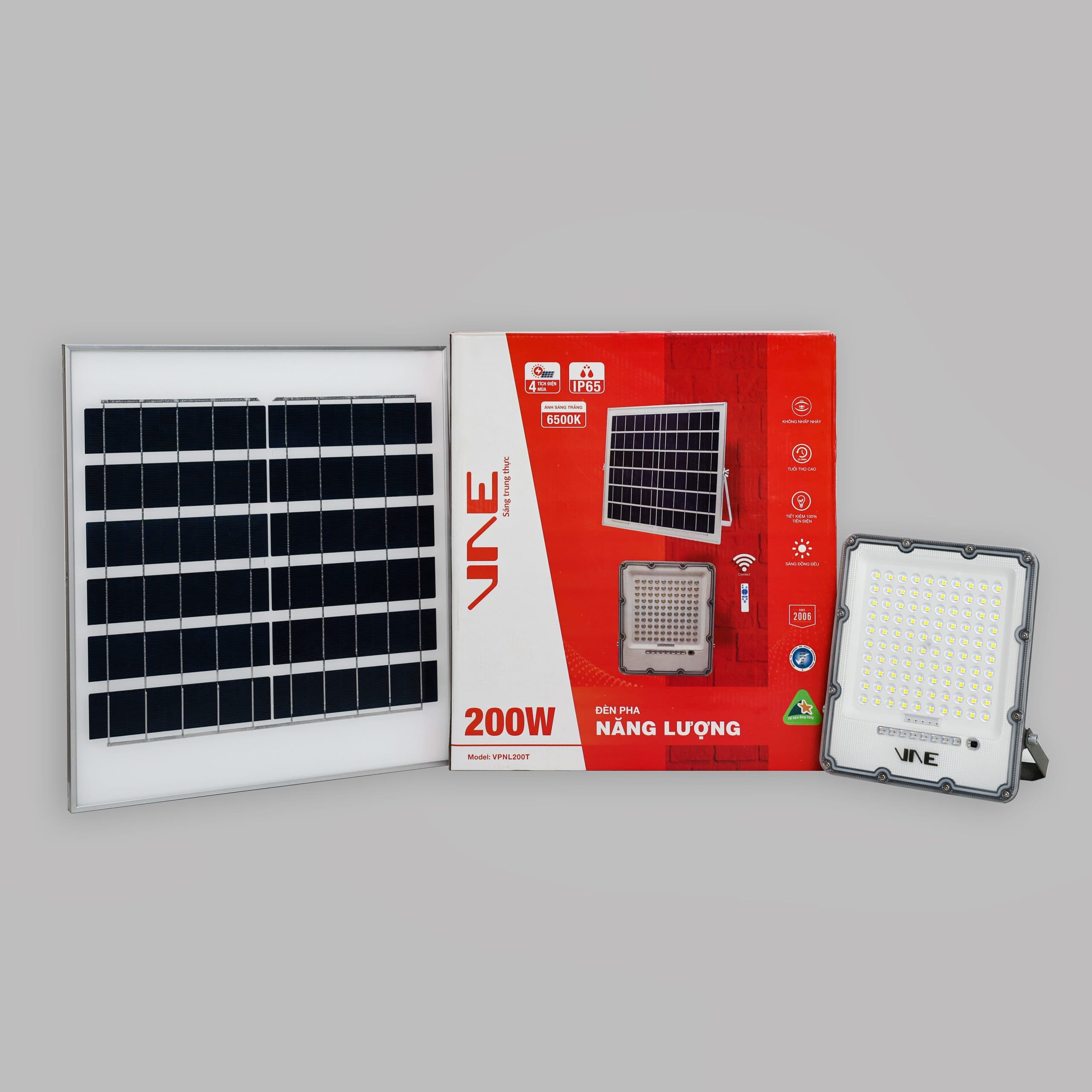 Pha LED năng lượng mặt trời viền nhôm 6500K 200W