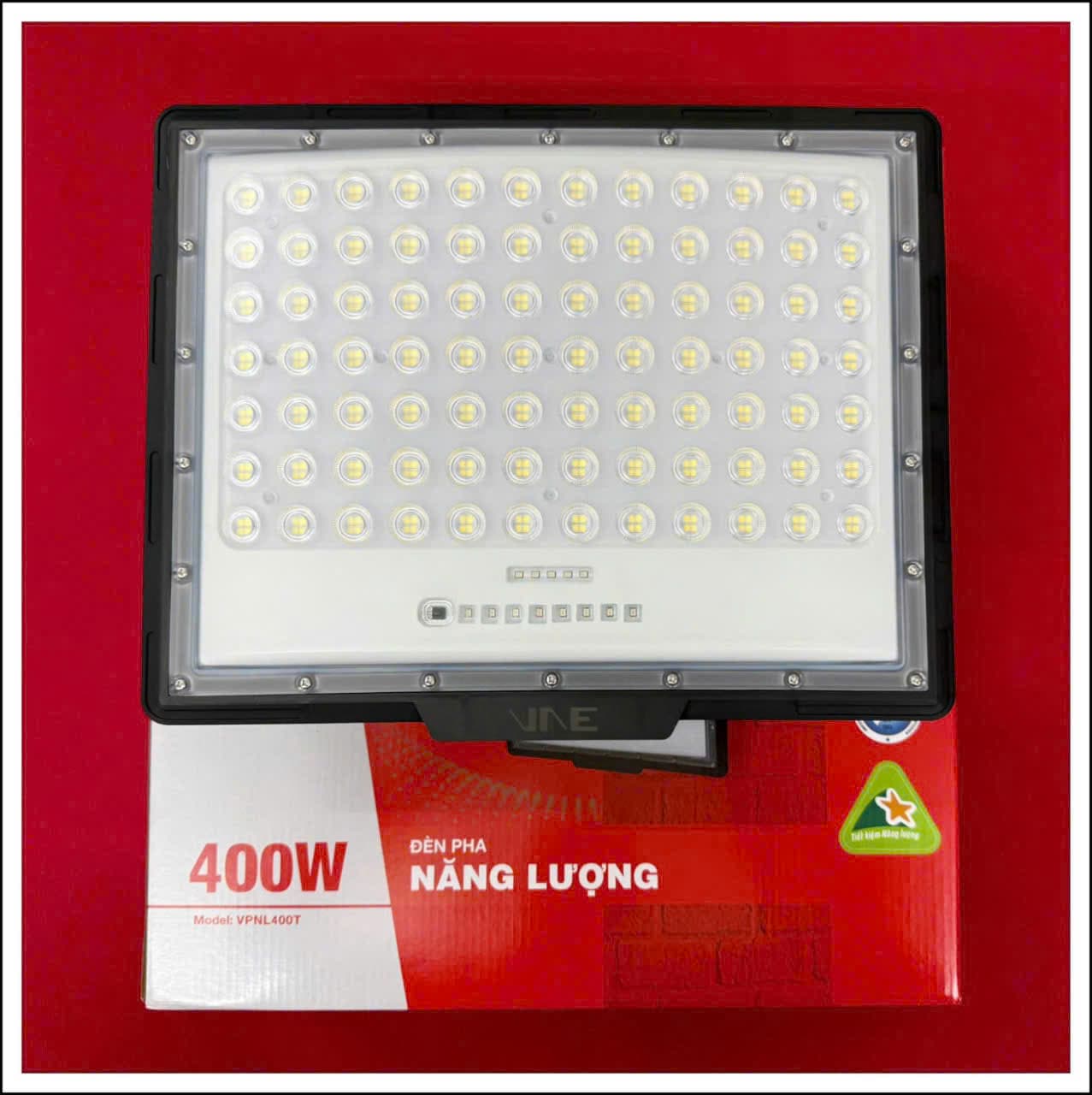 Pha LED năng lượng mặt trời viền nhựa 6500K 400W