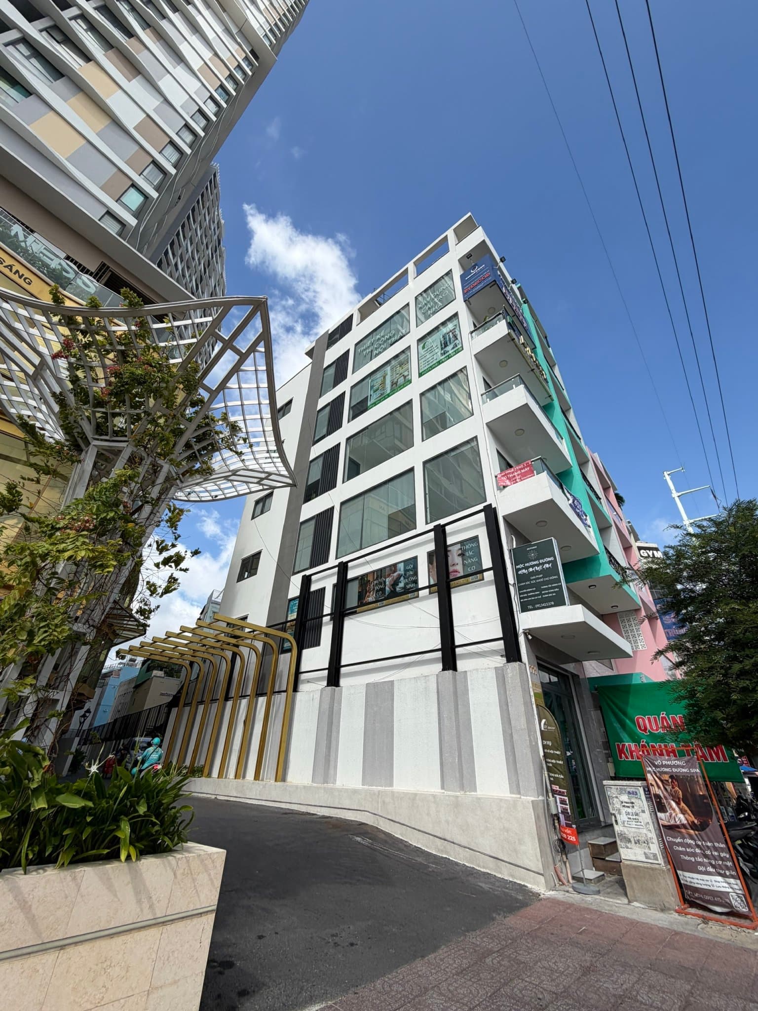 Tuyển dụng Kinh doanh đi làm Tháng 8/2026